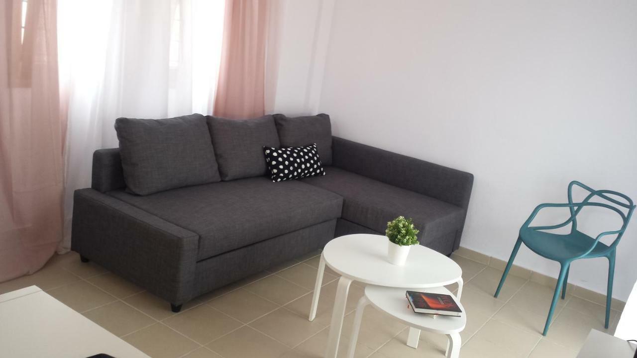 Beachfront Stylish Maisonette In Ієрісос Екстер'єр фото