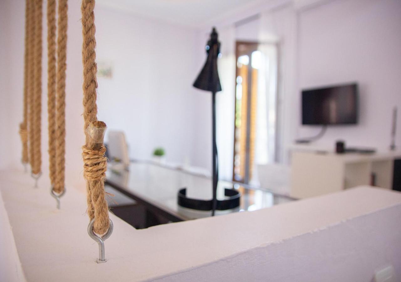 Beachfront Stylish Maisonette In Ієрісос Екстер'єр фото