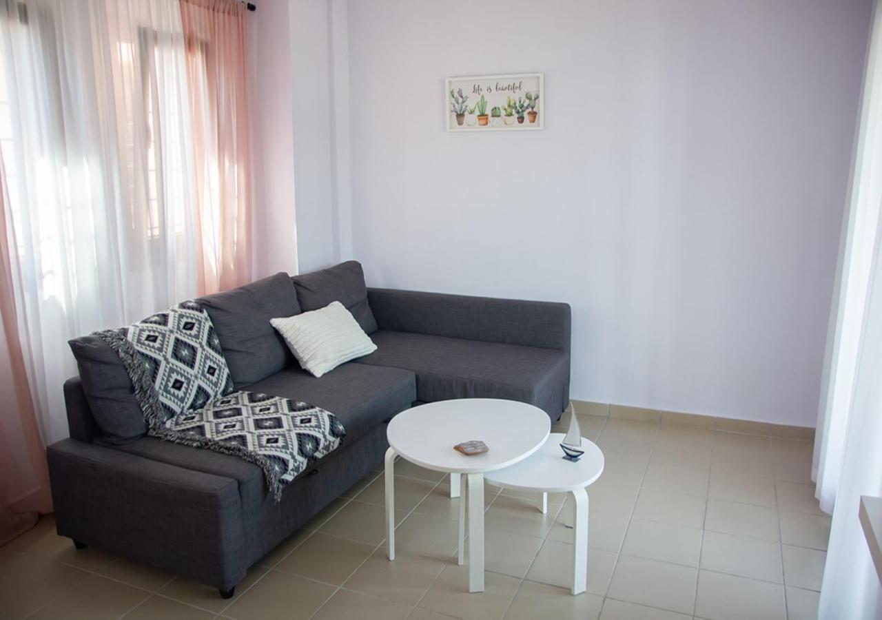 Beachfront Stylish Maisonette In Ієрісос Екстер'єр фото